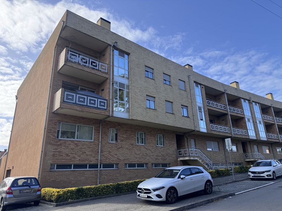 Apartamento T2 com terraço e box