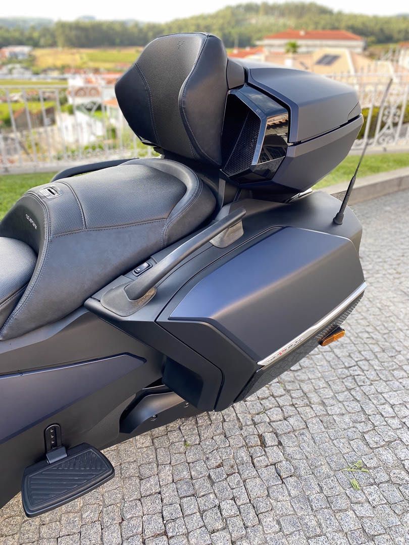 Bombardier Can-Am Spyder RT Sea to Sky CONDUZIDO COM CARTA DE CARRO