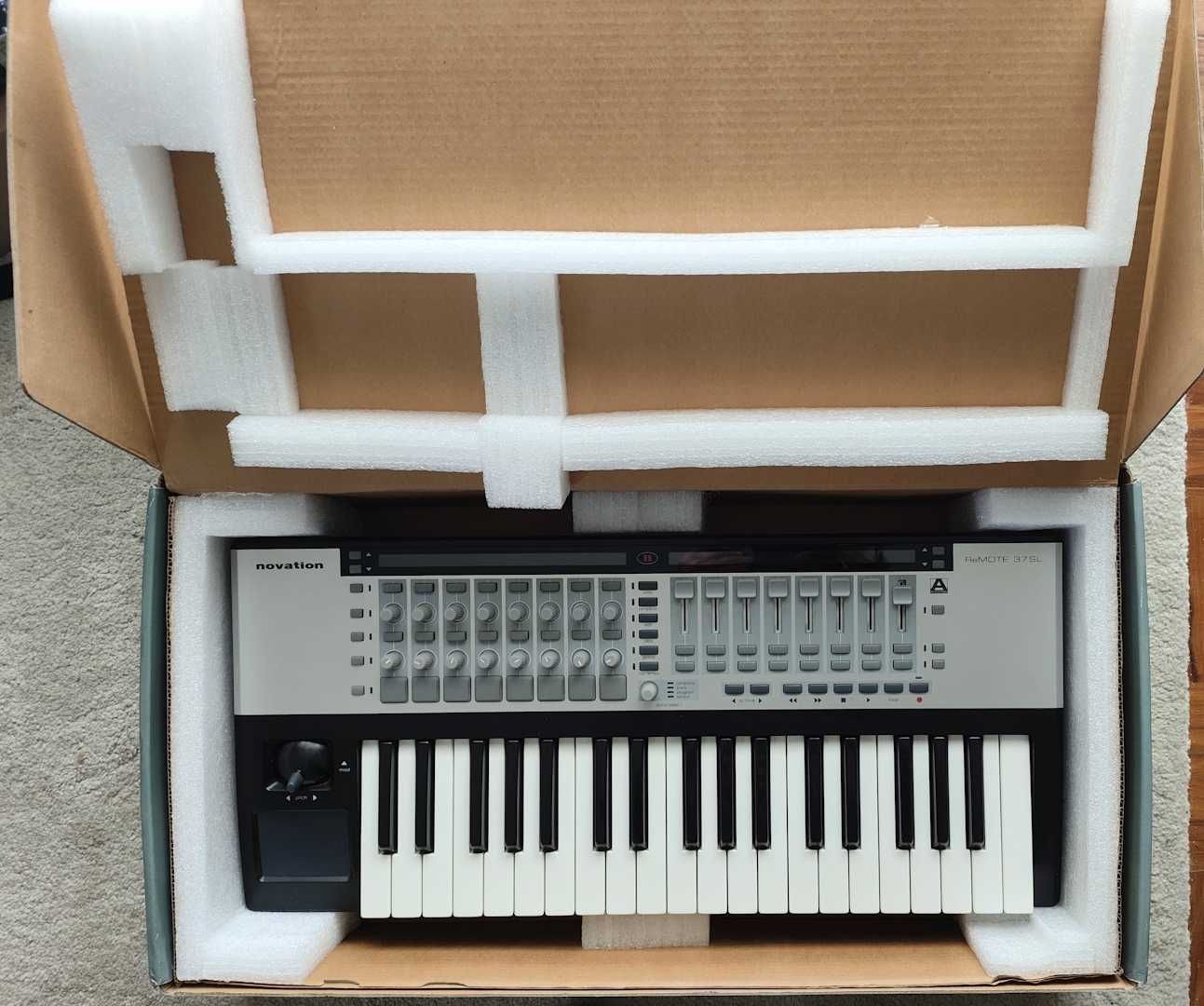 Novation ReMOTE 37 SL - Teclado (Cubase/Live/Reason/Logic/FL) em caixa