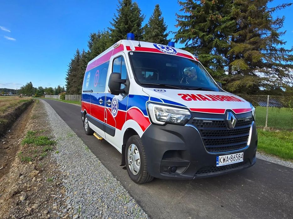 Renault Master Ambulans karetka  Karetka Ambulans Dlouhy Homologacja norma PN 1789 7 osób
