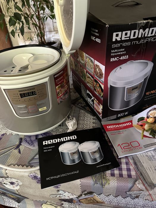 Мультиварка Redmond RMC-4503