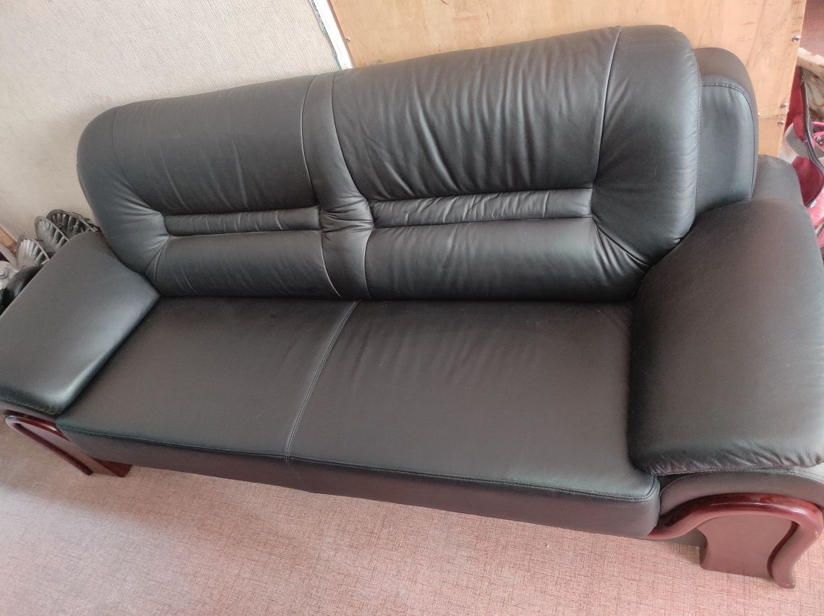 Продам диван шкіряний