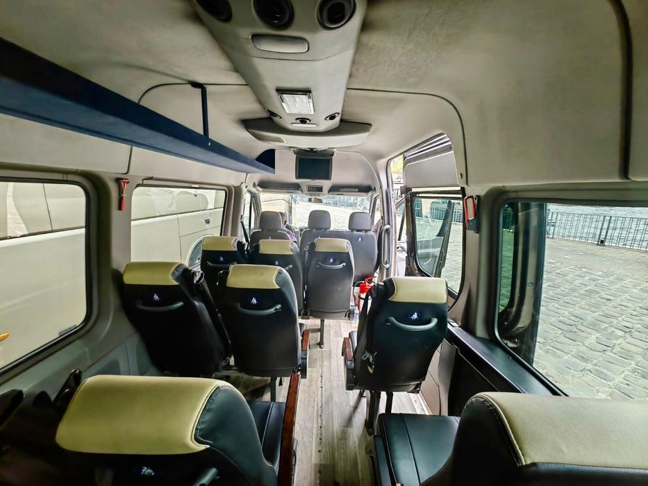 Mini bus mercedes 19 lugares