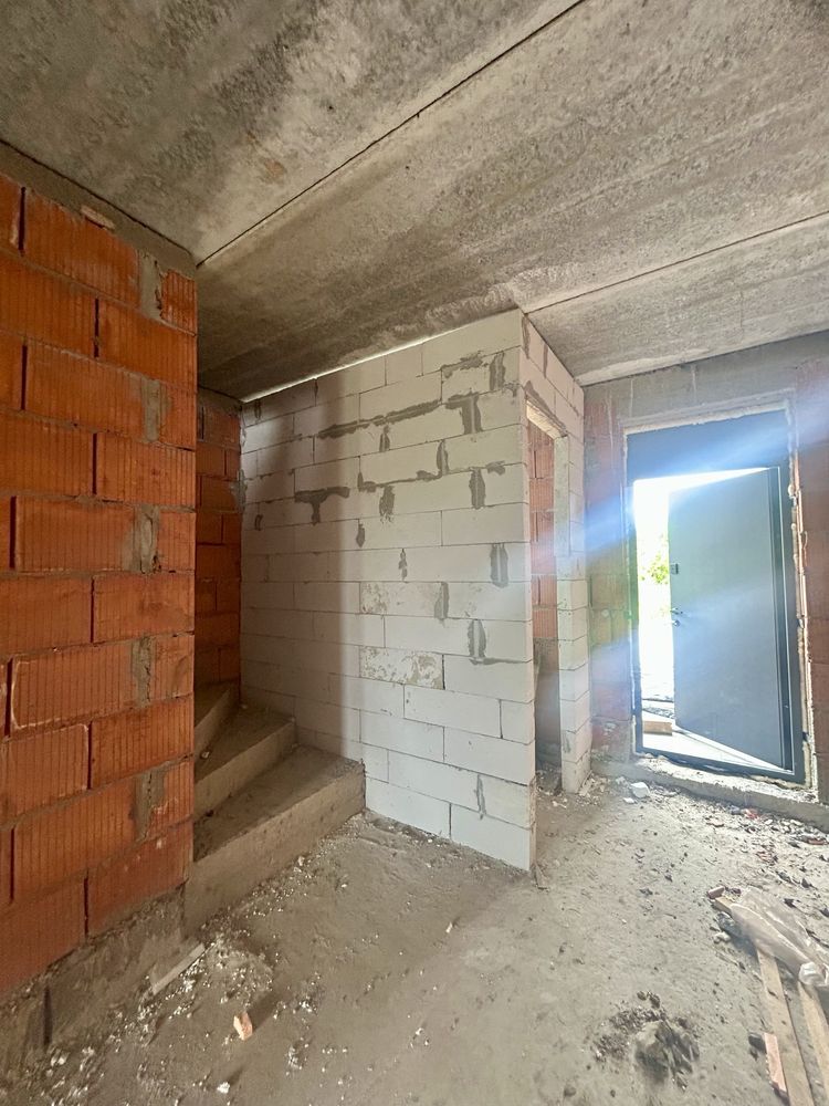 Продаю   СВІЙ котедж  Загорська (магазин. Ківі.)  Забудовник