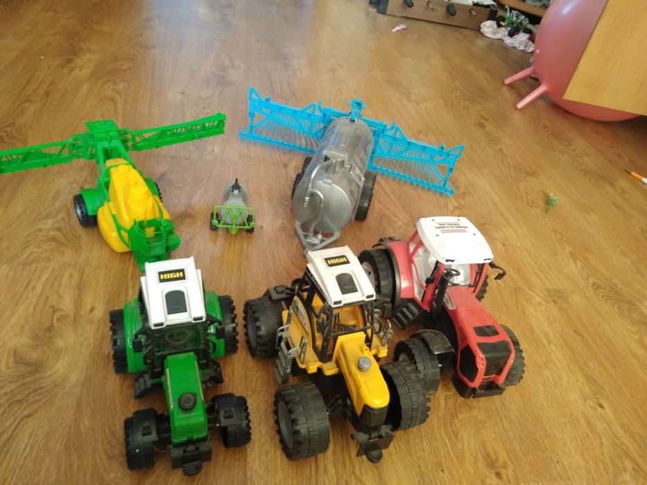Zabawki maszyny traktory