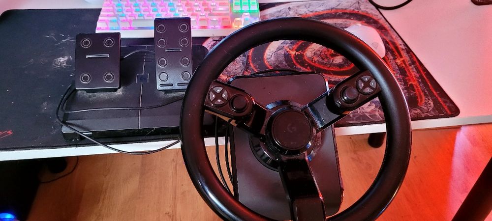 Sprzedam kierownice logitech saitek