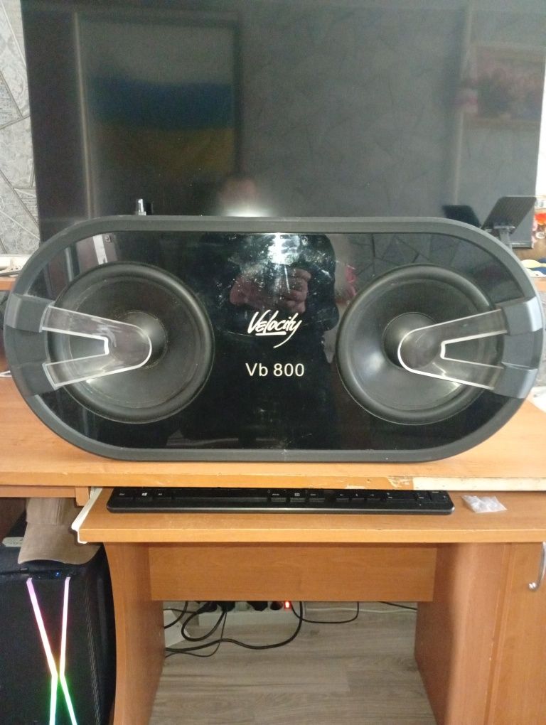 Продам сабвуфкр blaupunkt Vb 800