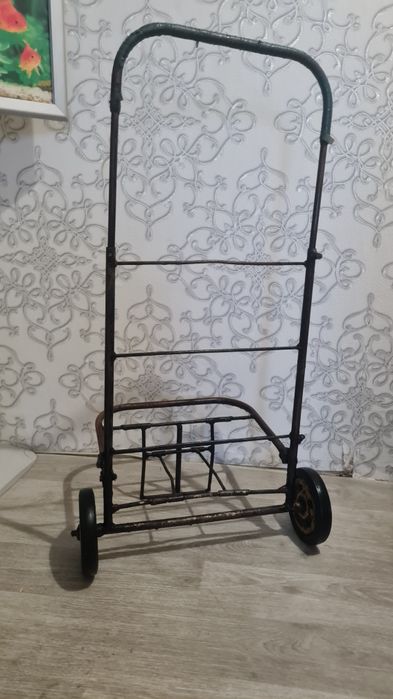 Тележка металлическая литая 95см