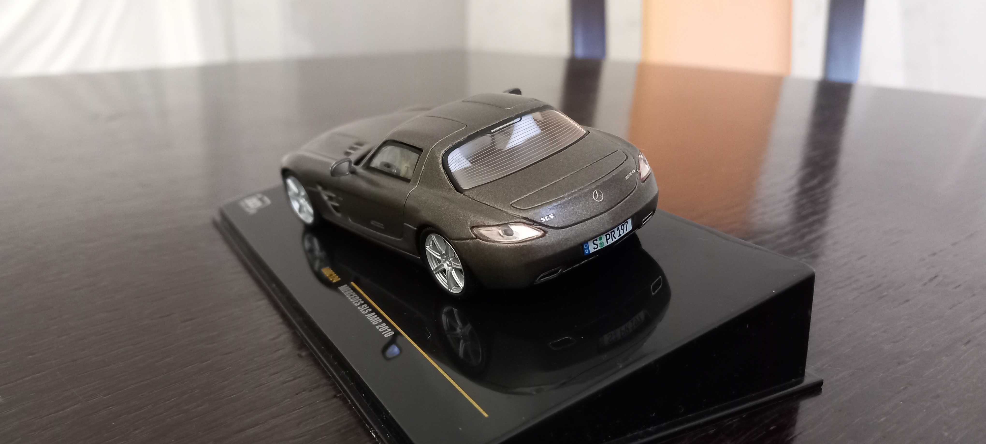 Mercedes SLS AMG  1/43 Ixo