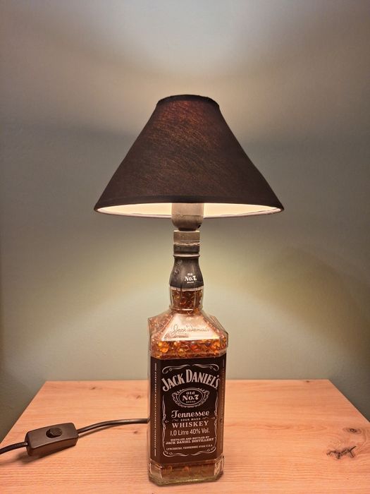 Lampka lampa nocna - butelka whisky Jack Daniel's czarna czarny klosz