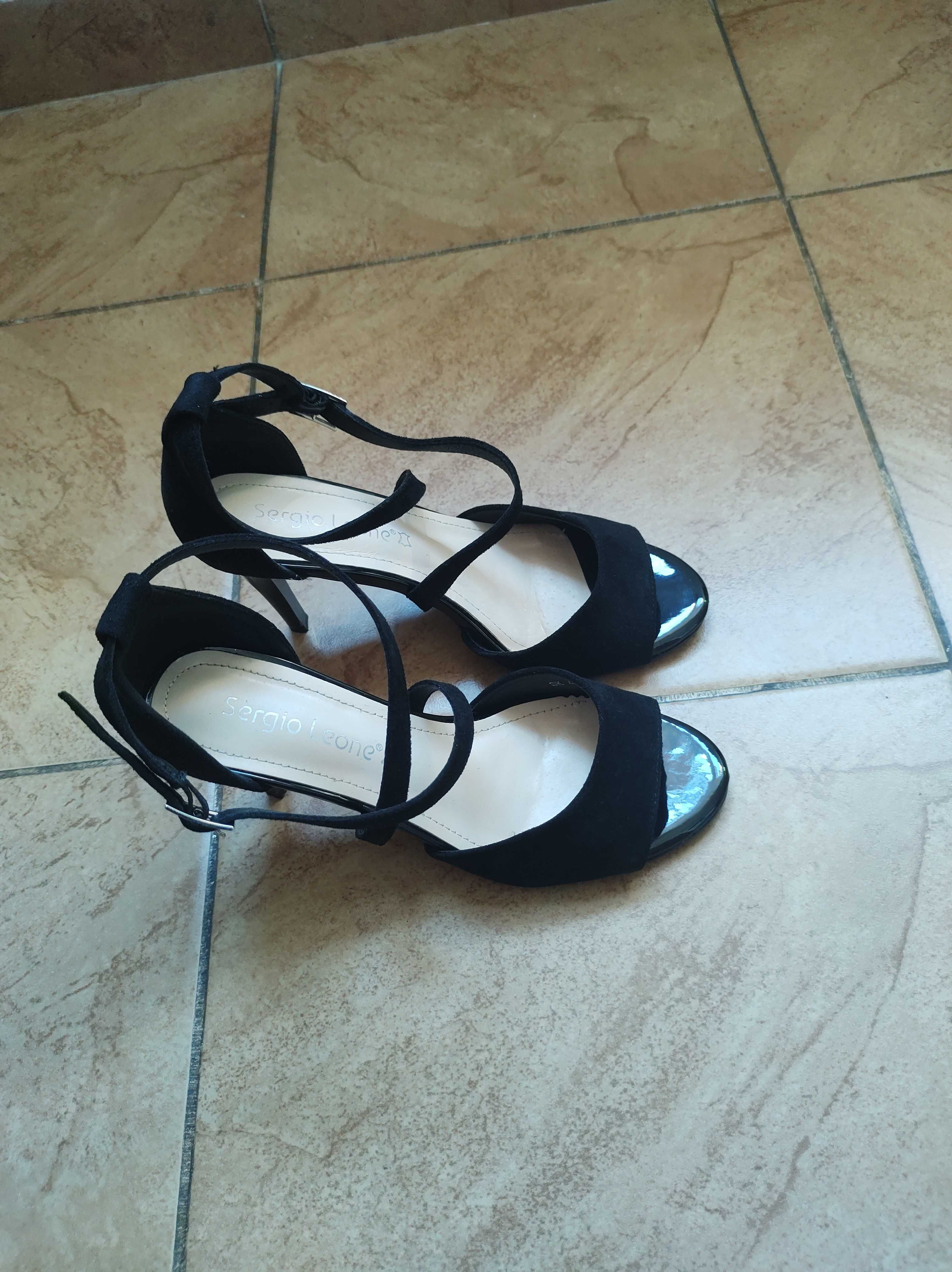 Buty na obcasie nr 38