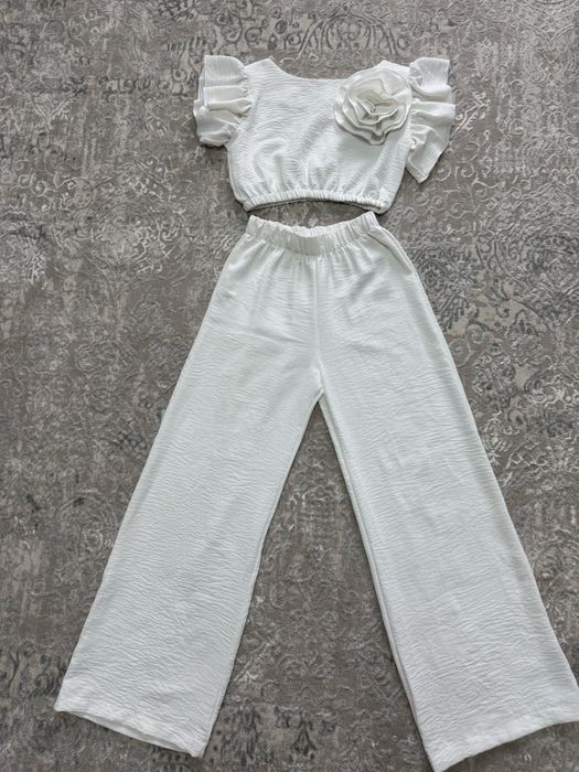 Костюм для дівчинки