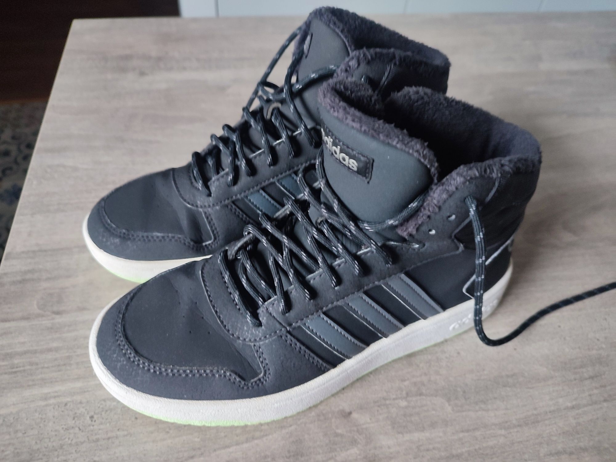 Buty Adidas ocieplane rozmiar 40