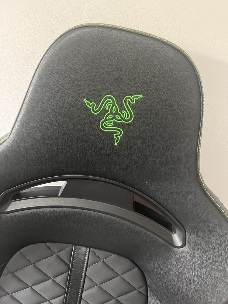 Cadeira Razer como nova