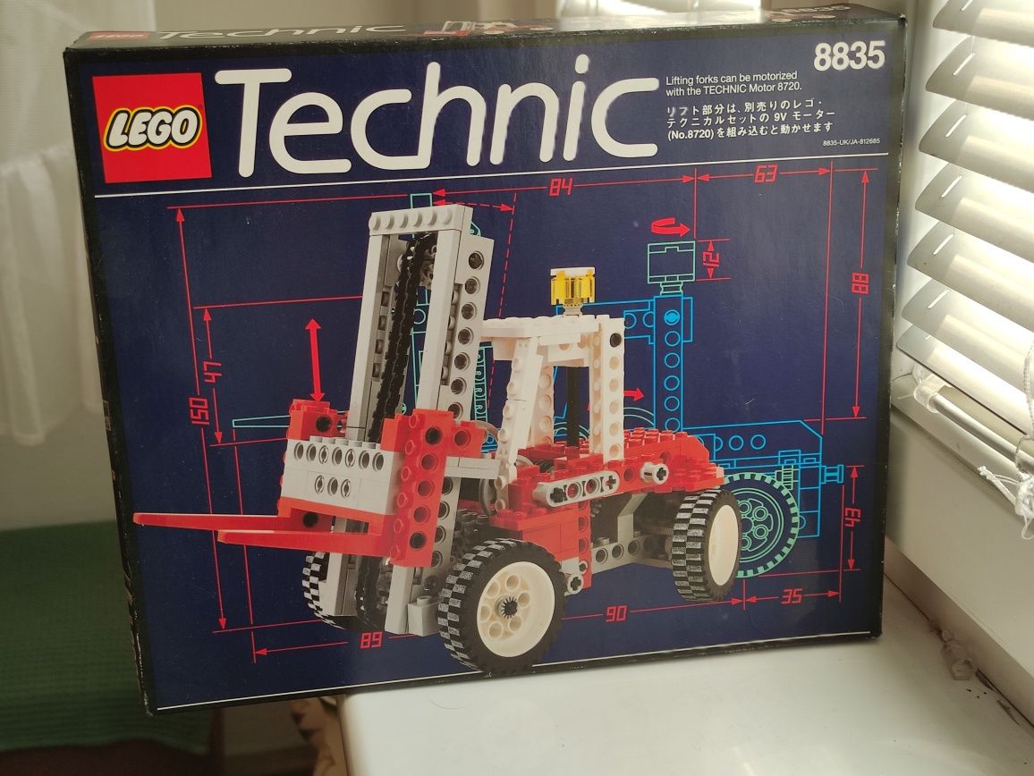 LEGO 8835 wózek widłowy, komplet