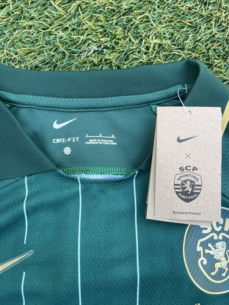 T-Shirt Sporting edição especial Nike futebol