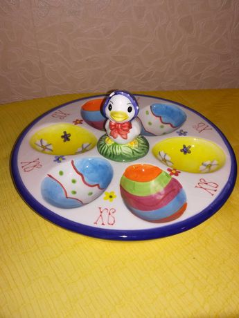 керамическая тарелка для пасхальных яиц красивая