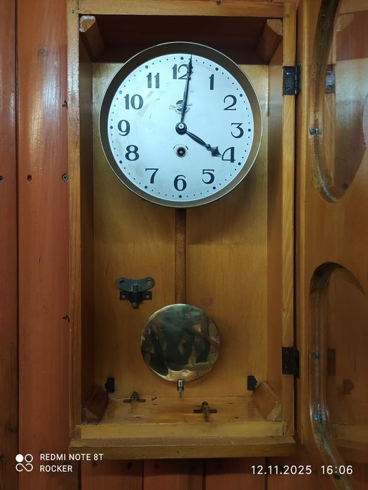 Годинник настінний, маятниковий, ОЧЗ.