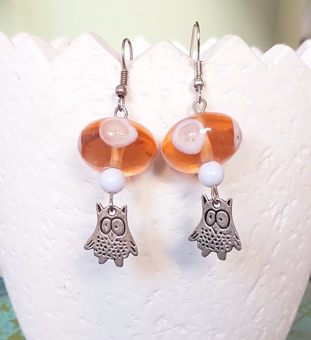 Brincos artesanais com pendente de mocho