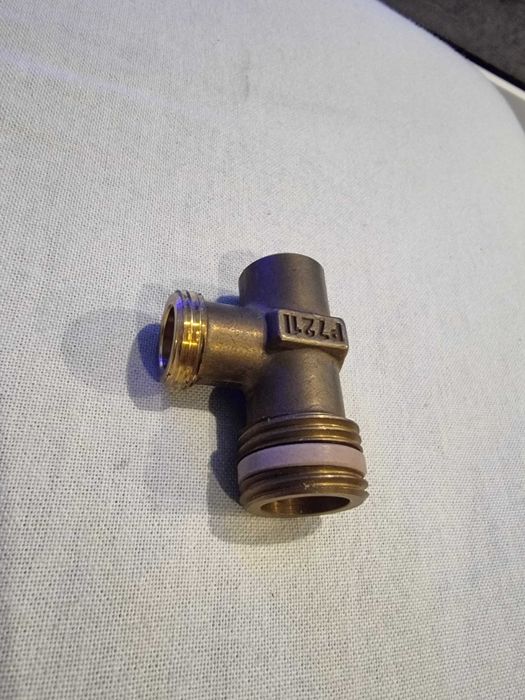 Zawór odcinający kątowy 1/2" X 3/8" Mosiądz do stelaża podtynkowego