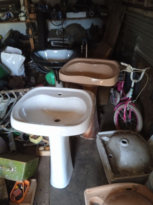 Умивальник 60см зі стійкою