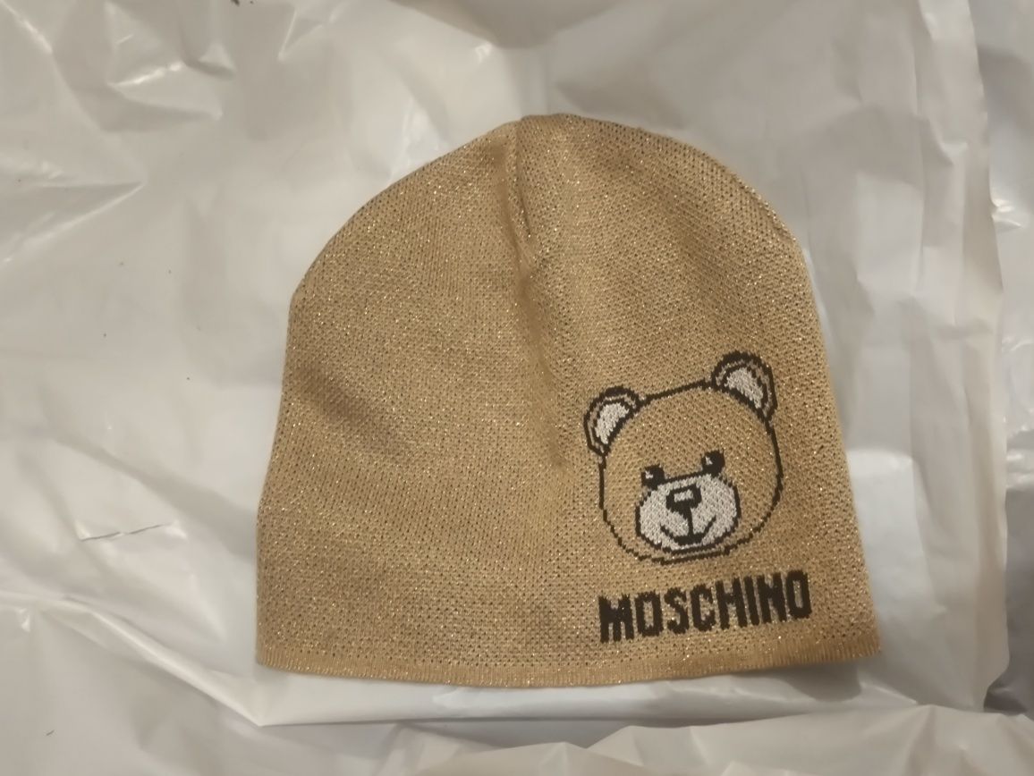 Moschino золотиста шапочка з класним складом 80% віскоза