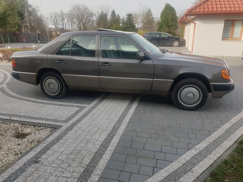 Mercedes W124 200D 1992 r. 281 000 km