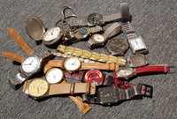 Zestaw zegarków kwarcowych różnej klasy