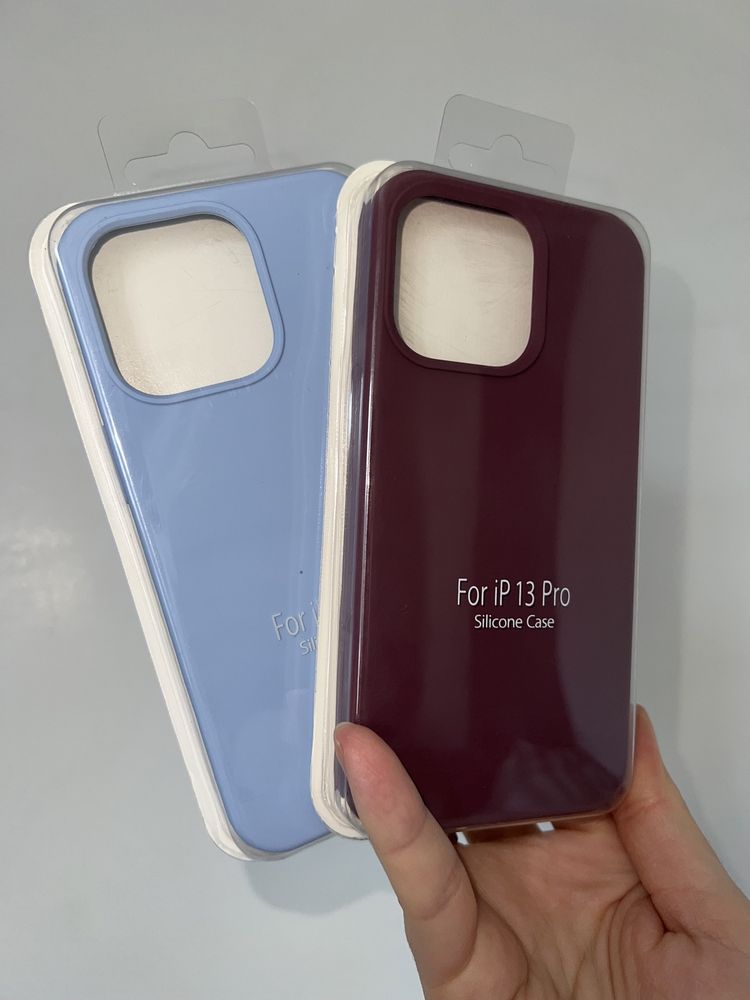 Чехол на iPhone 13 Pro.
