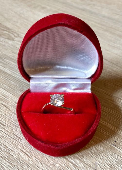 Złoty Pierścionek z Cyrkonią Pr.585 NOWY !!!