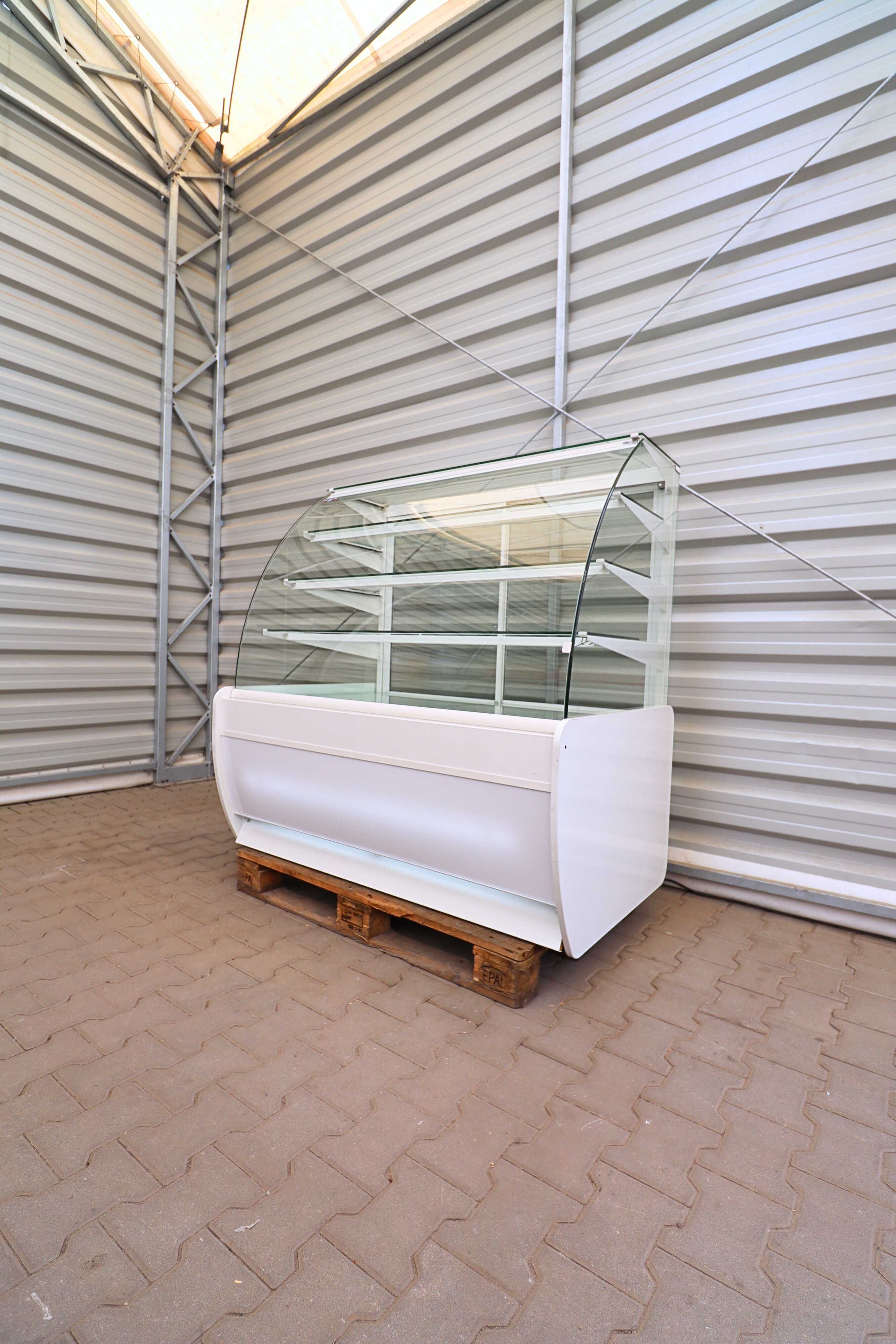Witryna cukiernicza RAPA 138 cm