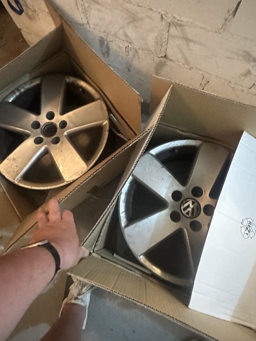 Felgi  Passat b 6 orginalne.