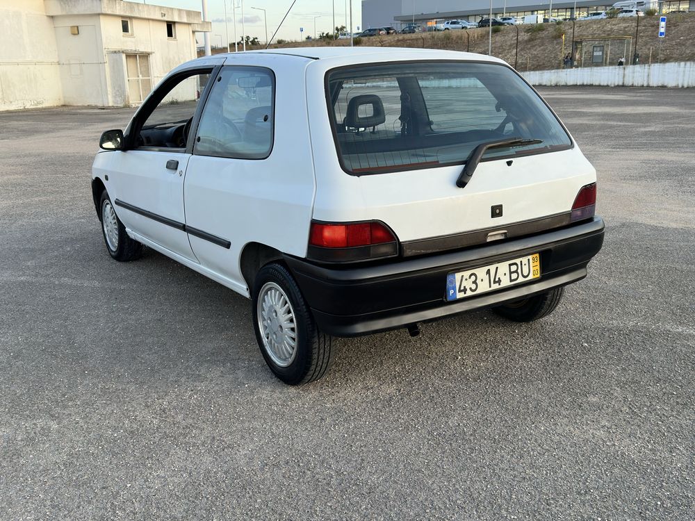 Renault clio 1.3 com apenas 126mil kms