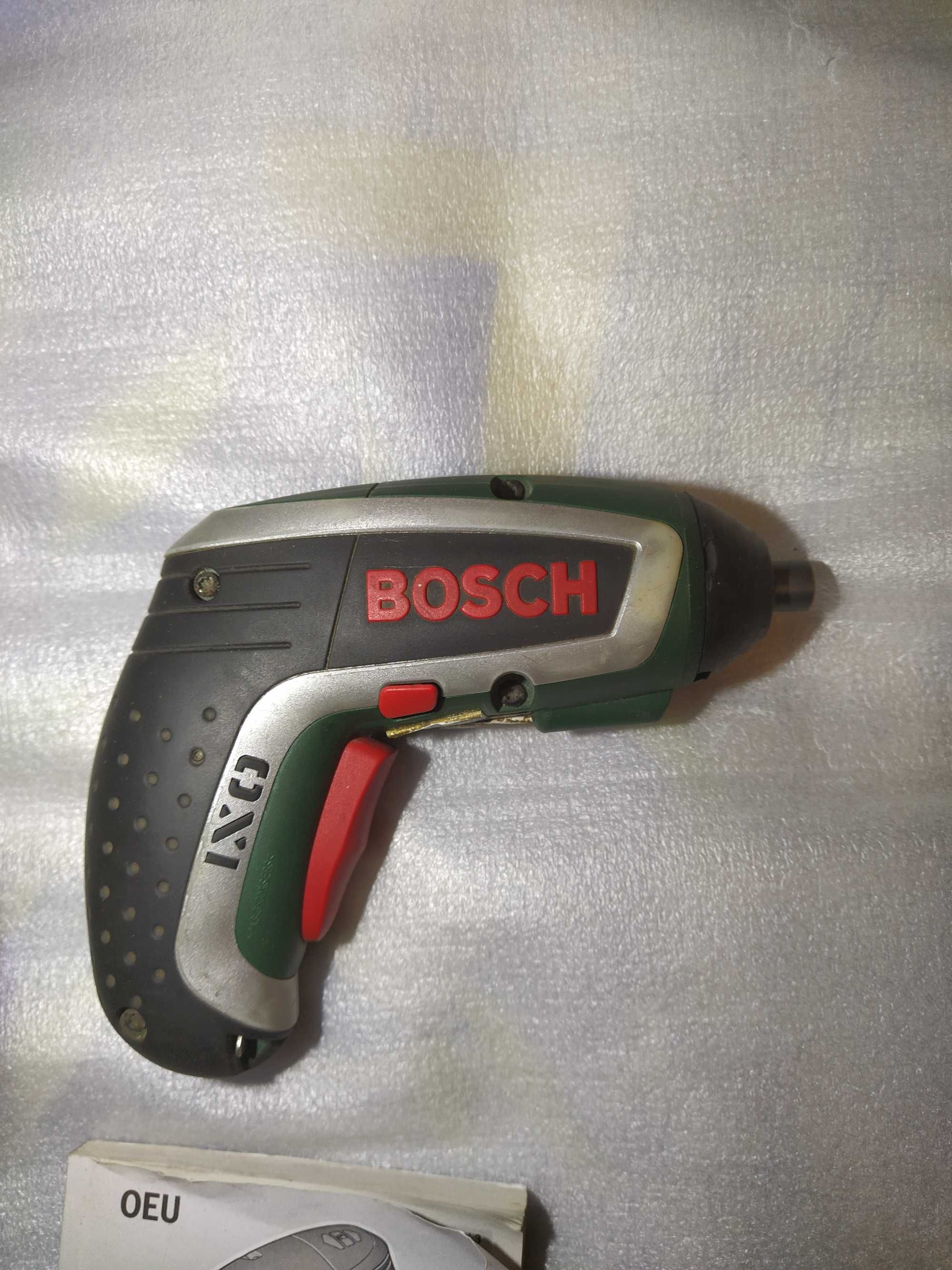 Аккумуляторный шуруповерт  BOSCH IXO