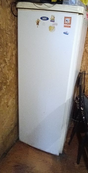 Продам холодильник Seg