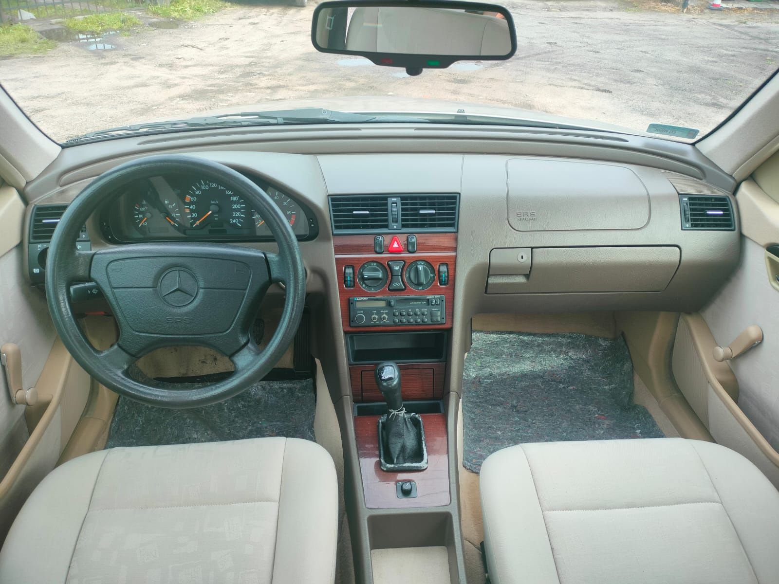 Mercedes klasa C model w 202 c180 z 1996 roku!!