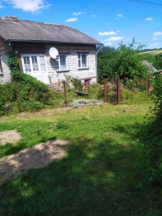 Продам житловий будинок м. Монастириська, 87.8 м2, з ділянкою та садом