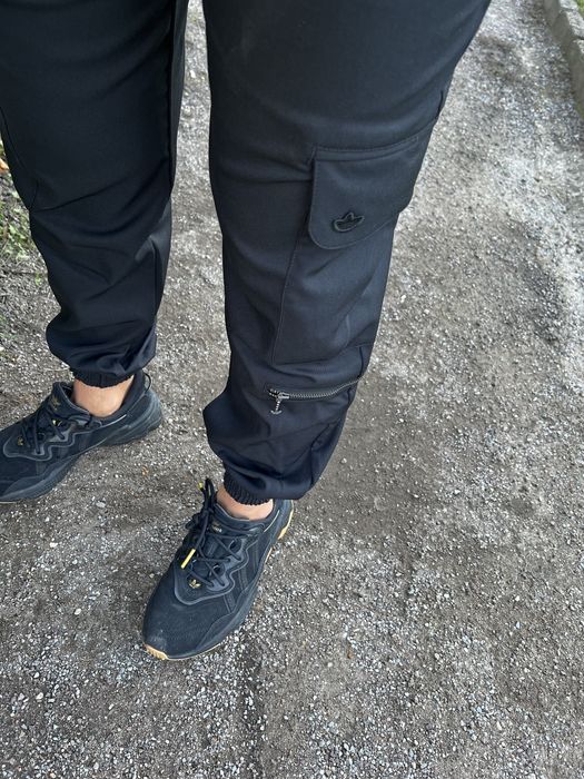 Продам свои adidas ozweego