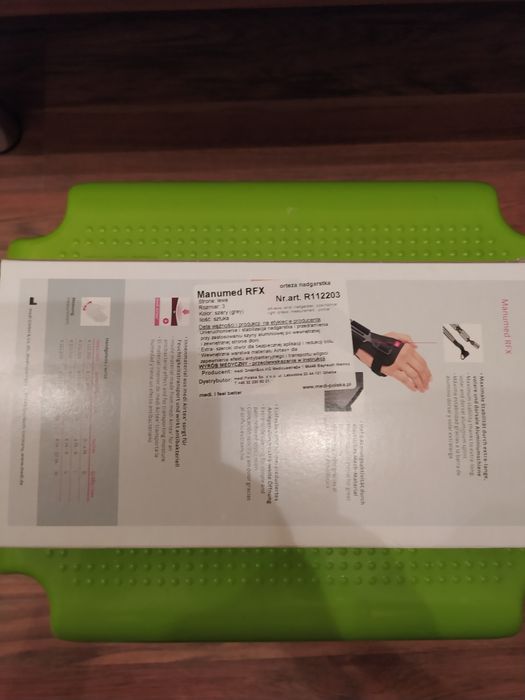 Stabilizator nadgarstka z kciukiem.