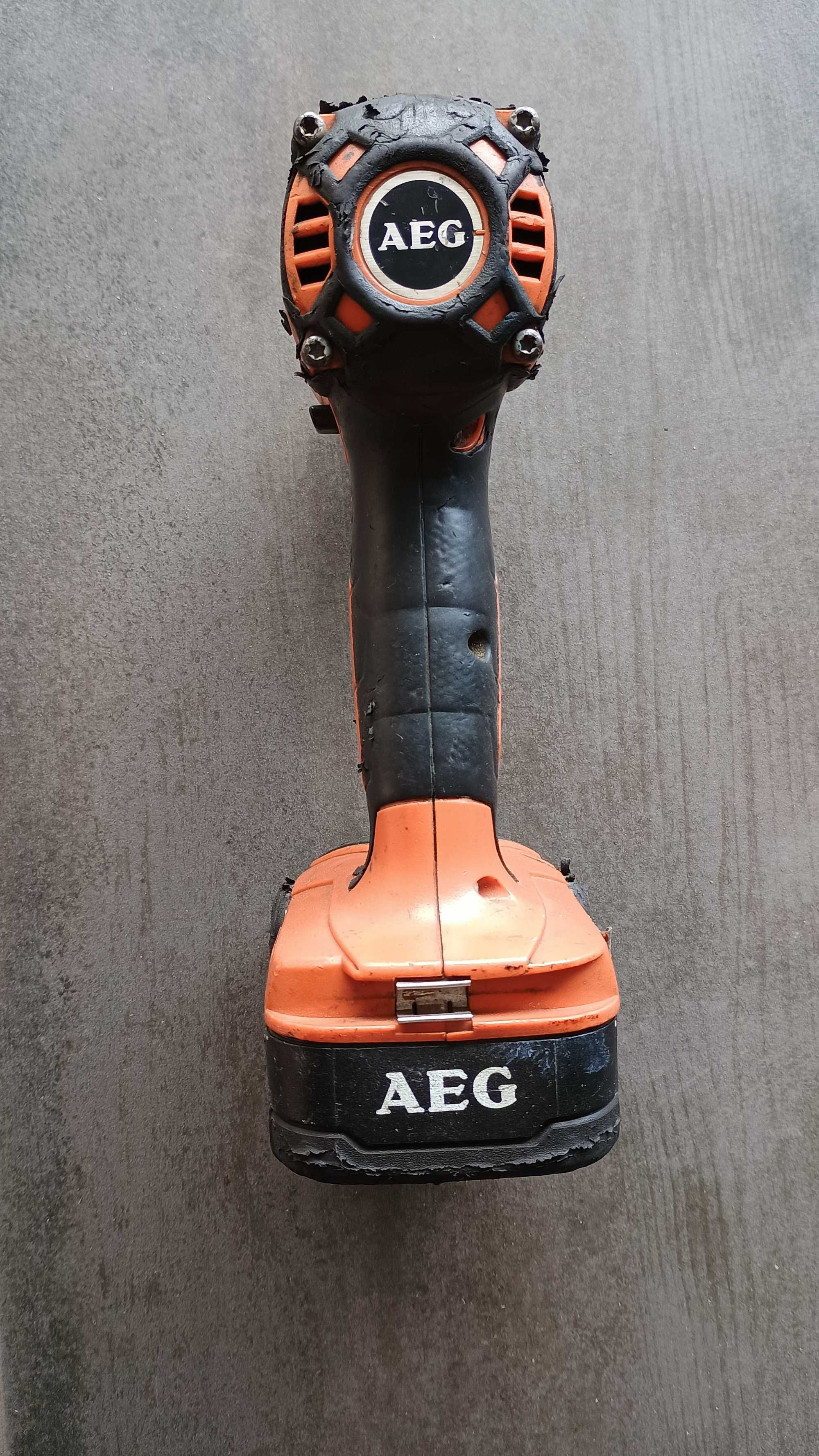 Zakrętarka udarowa AEG Bss18c