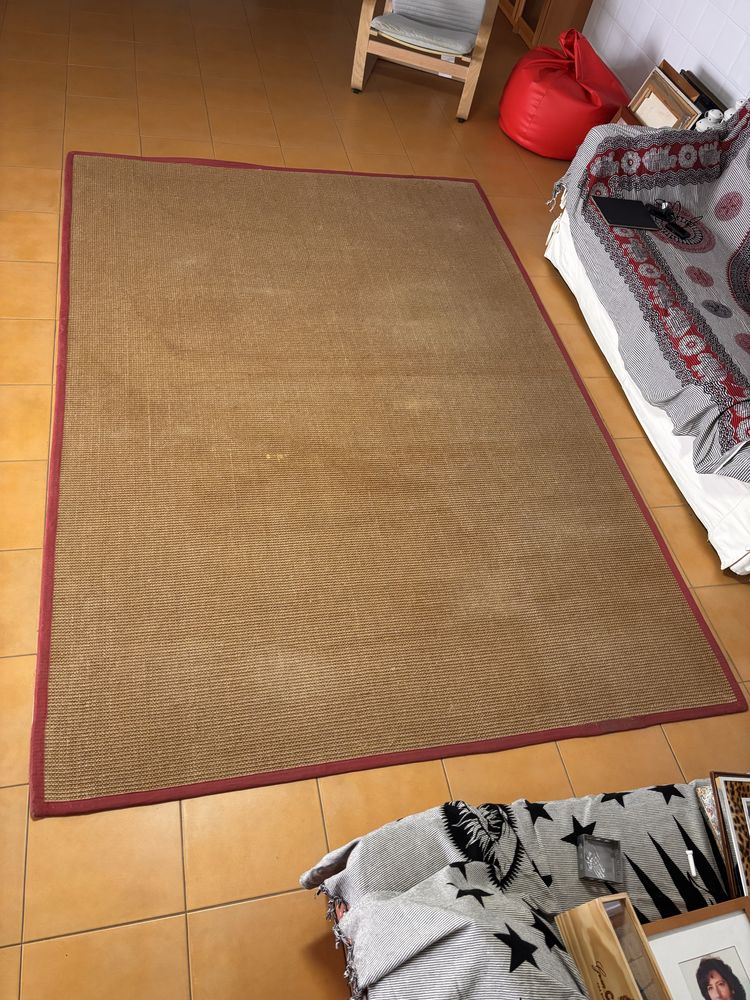 Tapete grande de sala em Sisal