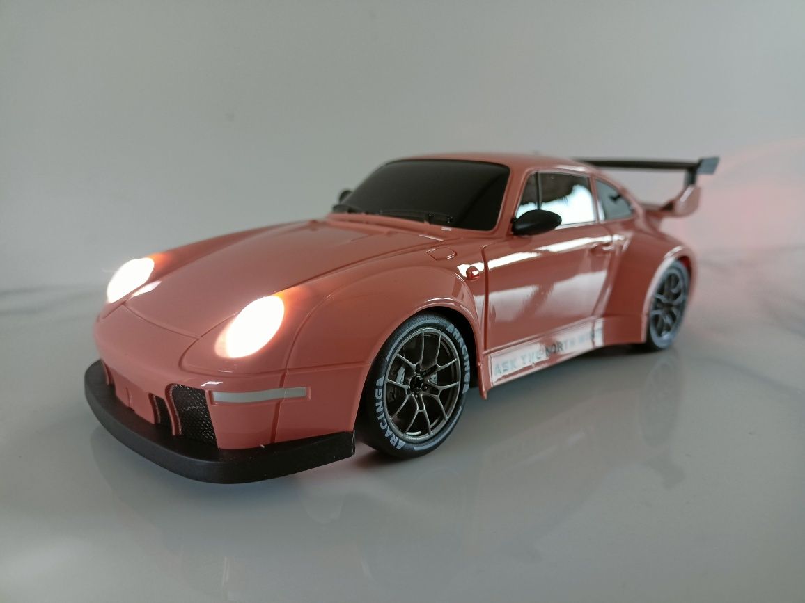 Zdalnie sterowany samochód do driftu z napędem na 4 koła