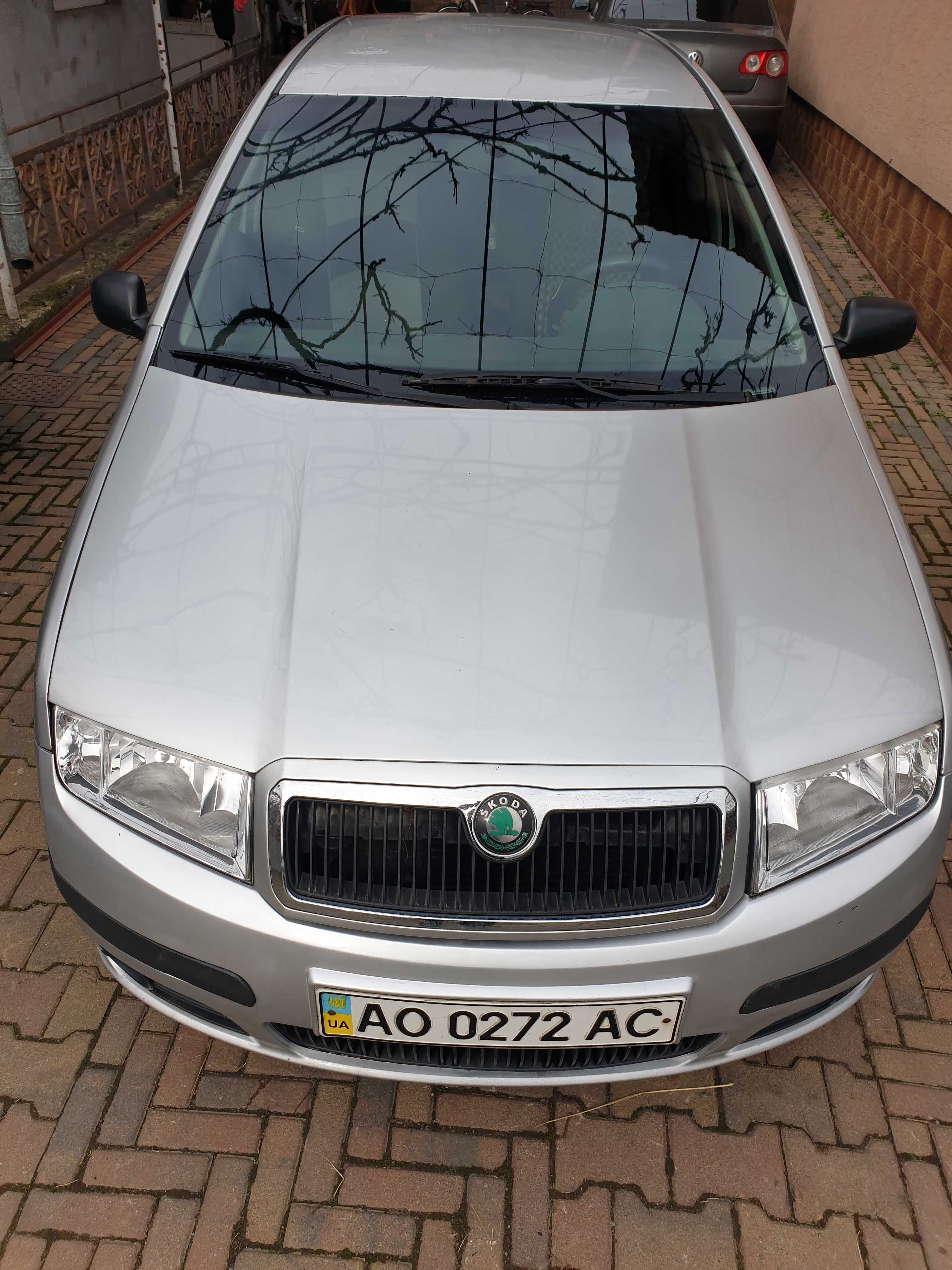 Продам Skoda Fabia 1.2 бензин.Другий власник. Не відповідаю на смс !!!