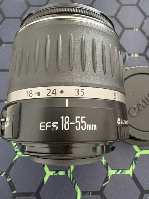 Obiektyw Canon EF-S 18-55mm