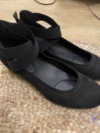 Czarne buty na zamek Graceland