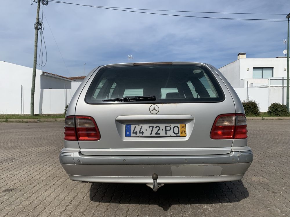 Mercedes E 270 de 7 lugares