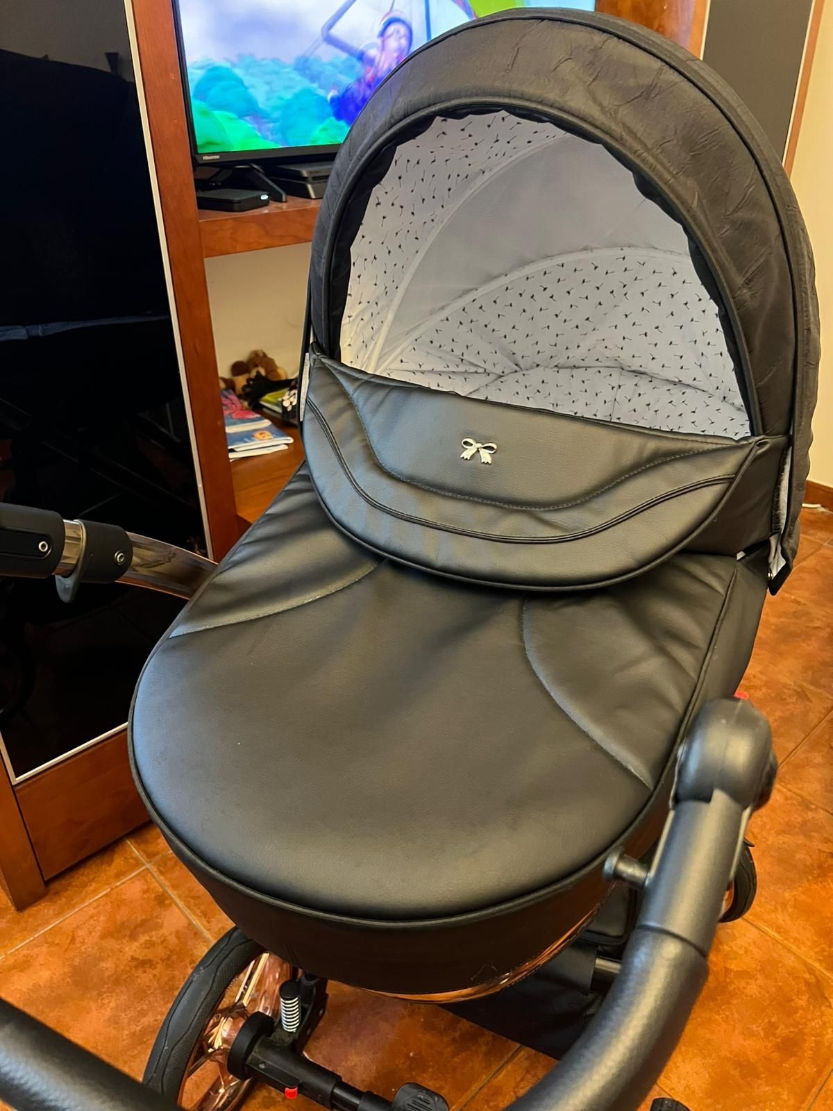 Carrinho de bebé  3 em 1 + base de isofix