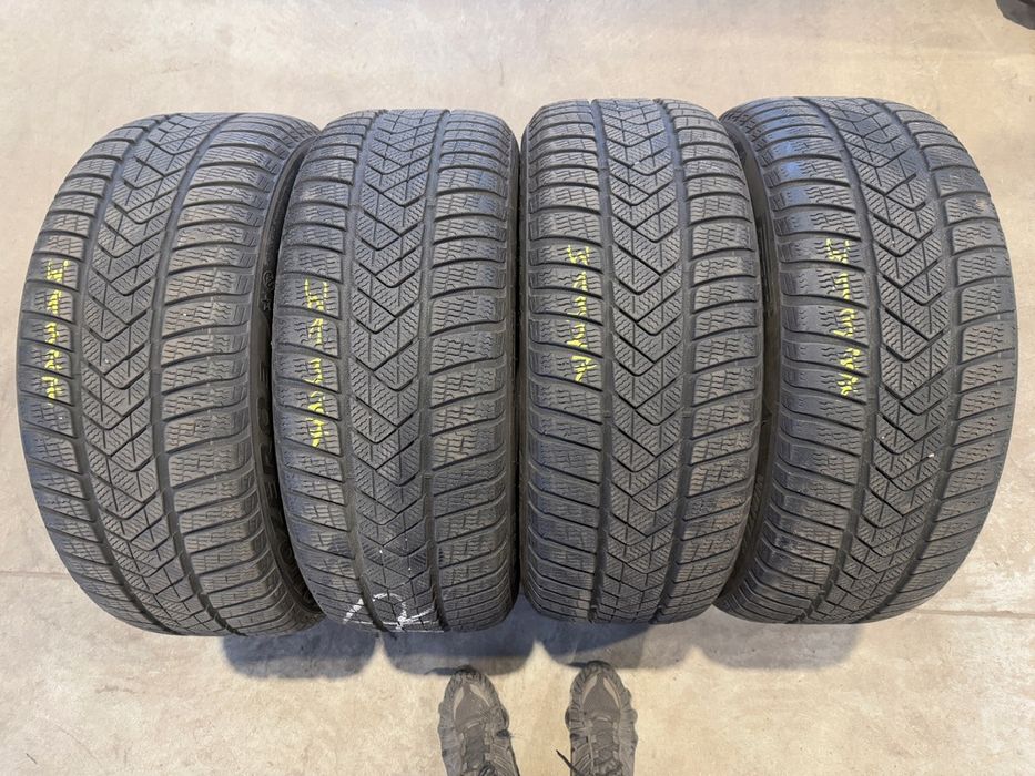 245/45/18 Pirelli Winter SottoZero 3