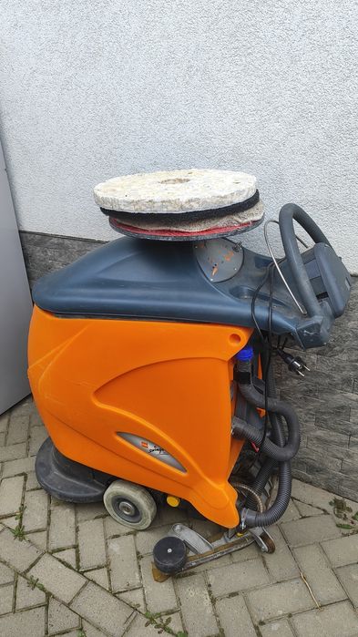 Машина для миття підлоги TASKI Swingo
