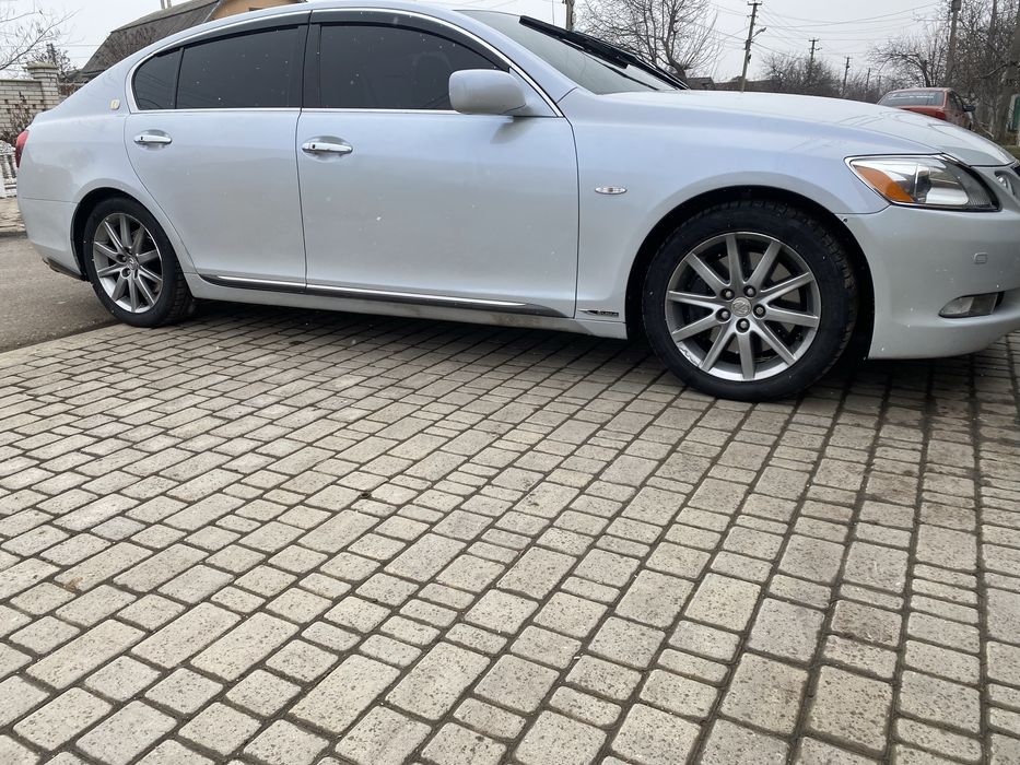 Комплект дисков с резиной 225/50-17 Lexus Gs 5/114.3 R-17 et45 да